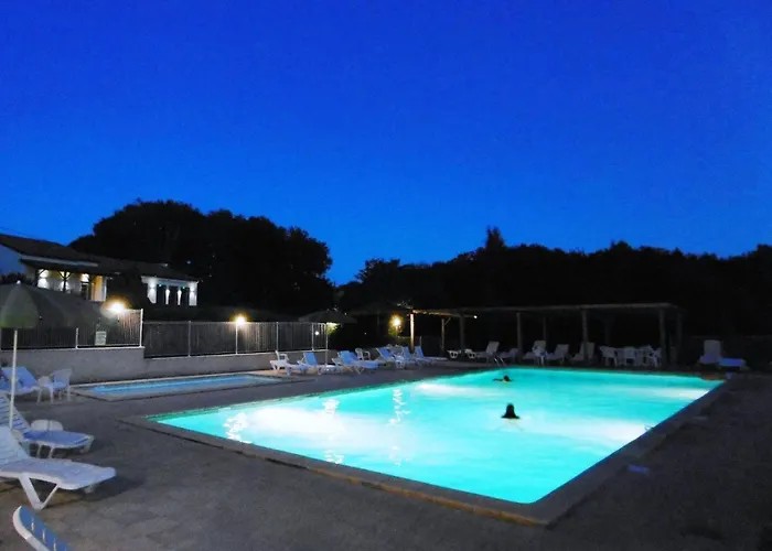 Domaene Mit Jacuzzi By Interhome 度假居 Gavaudun