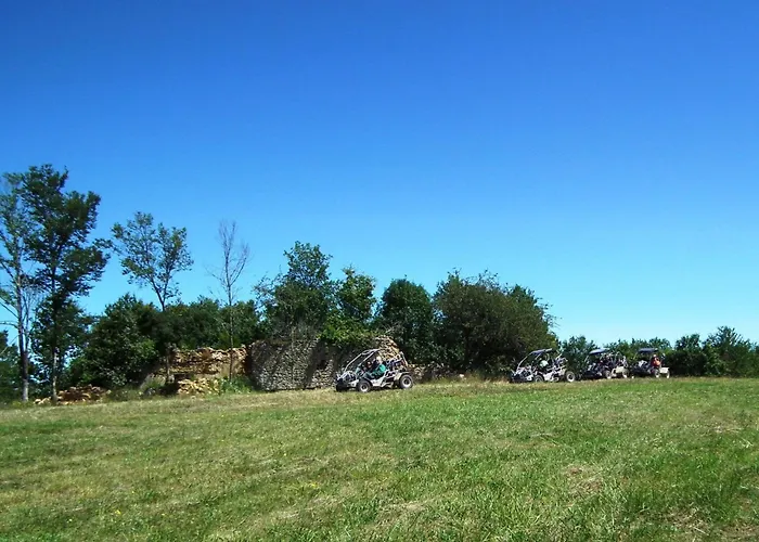 Domaene Mit Jacuzzi By Interhome 別荘 Gavaudun